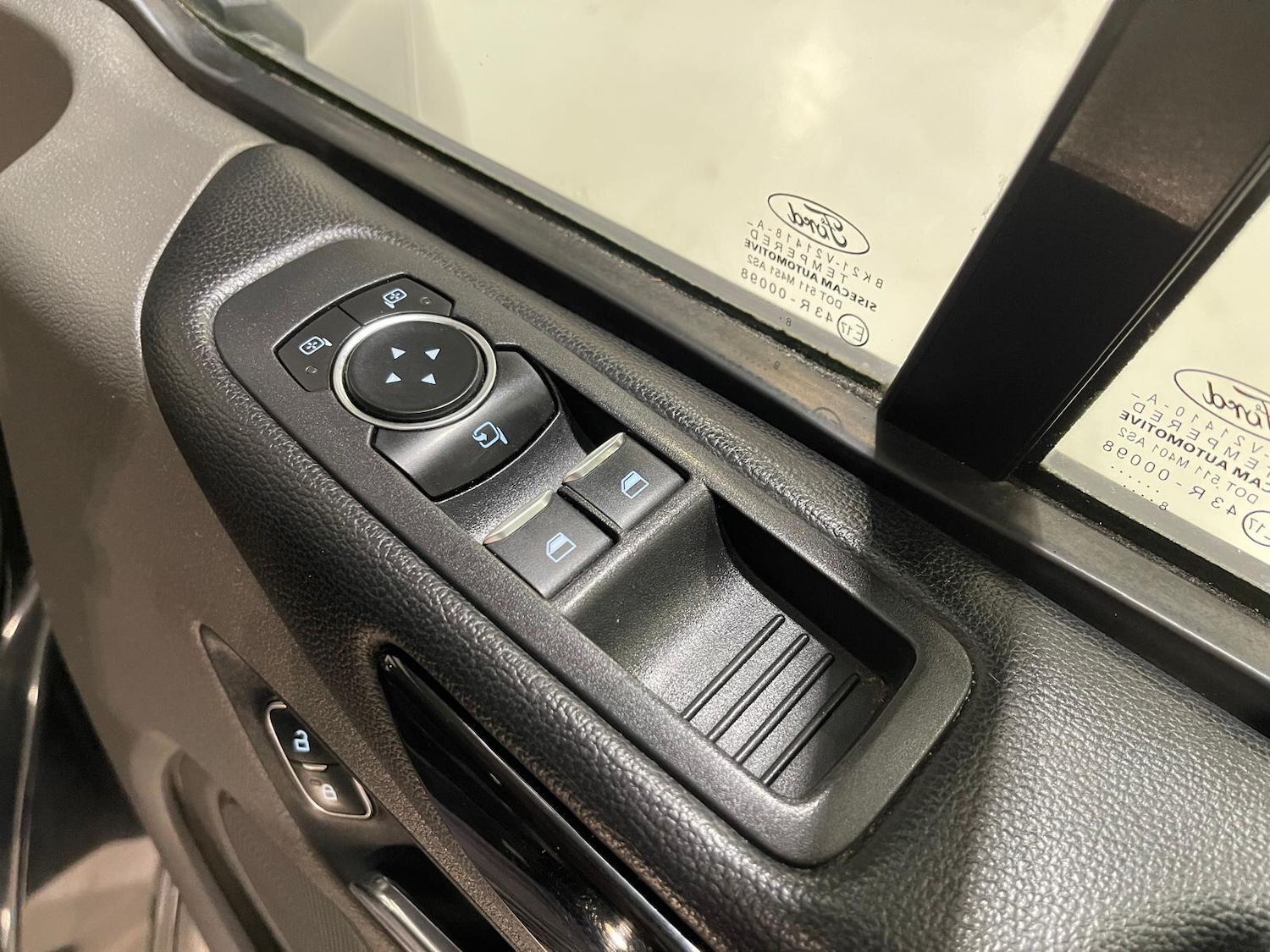 Used Ford Tourneo Custom 2018 for sale - 76398018: Photo 24