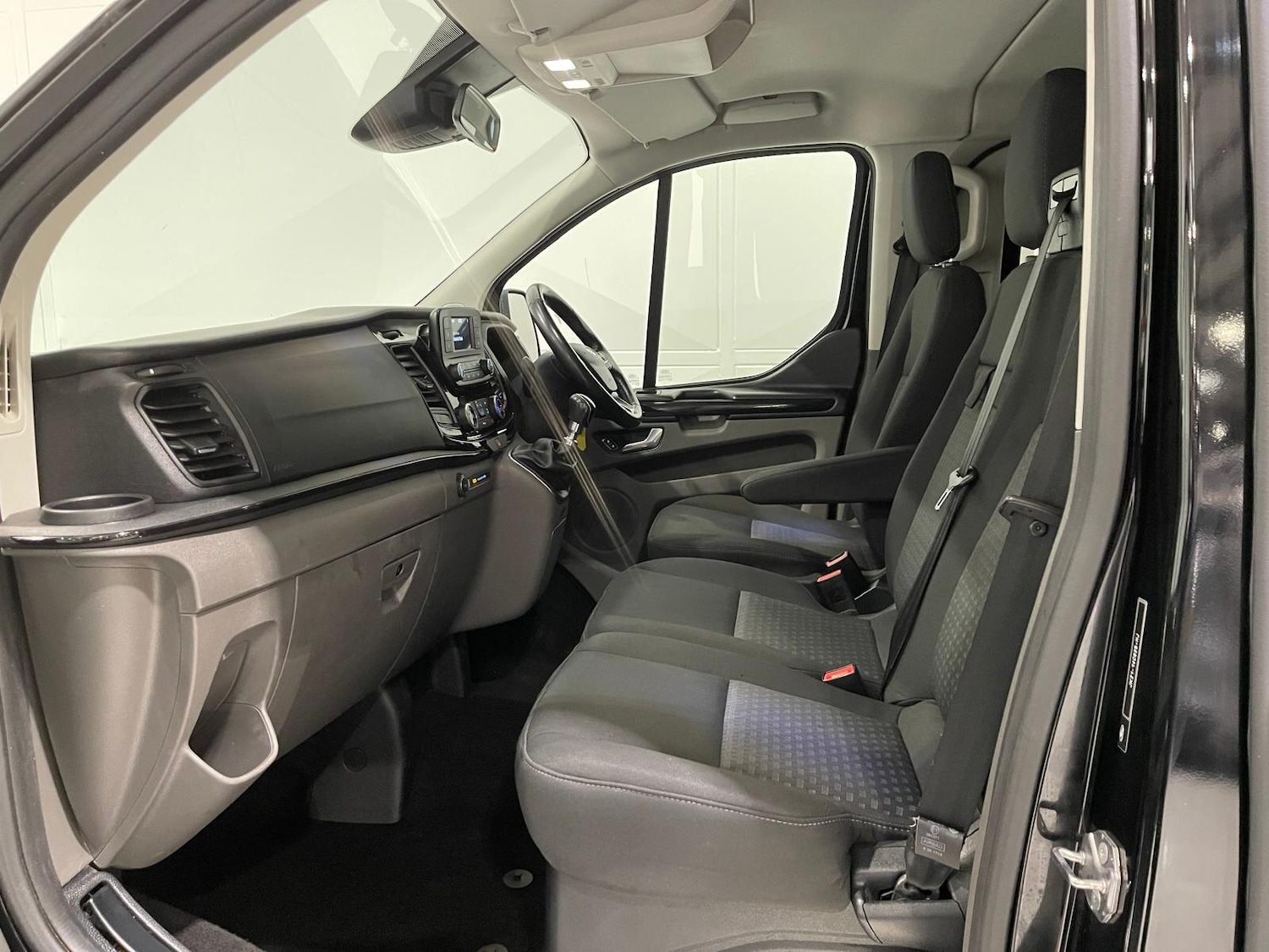 Used Ford Tourneo Custom 2018 for sale - 76398018: Photo 28