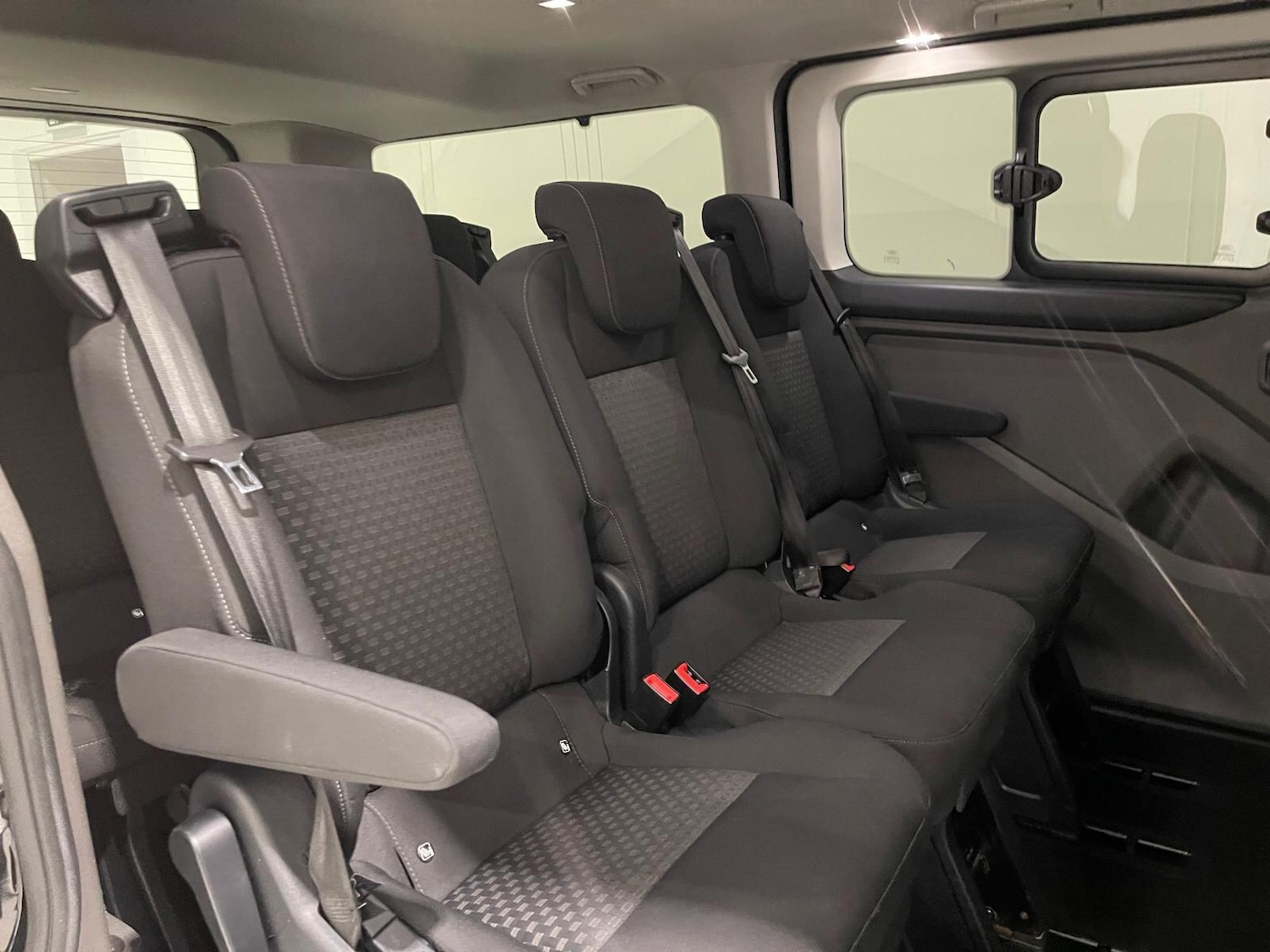 Used Ford Tourneo Custom 2018 for sale - 76398018: Photo 32