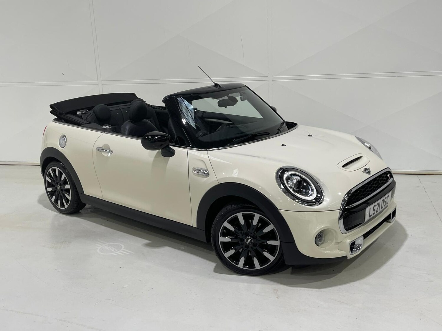 Used MINI Convertible 2021 for sale - 76398819: Photo 40
