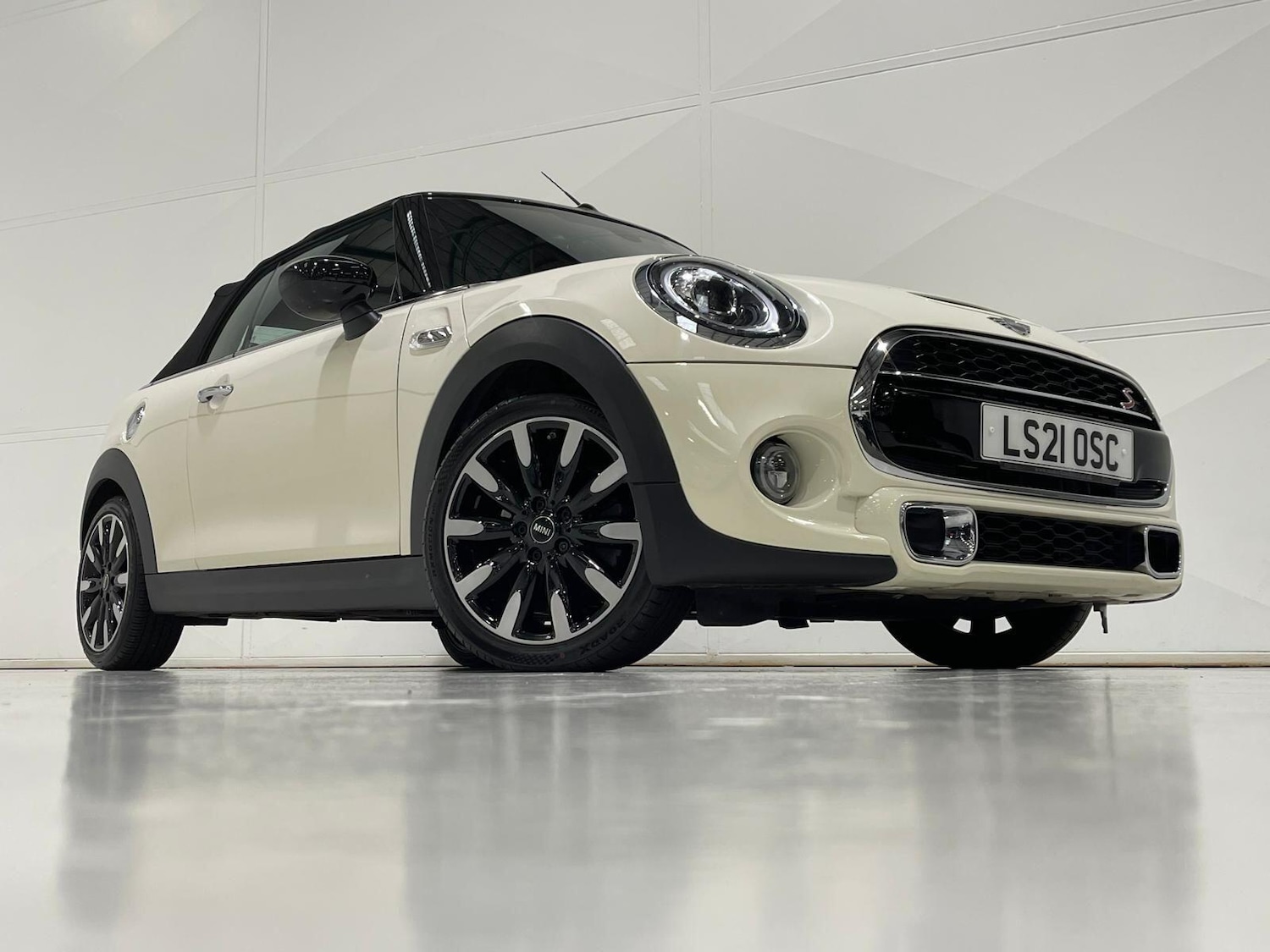 Used MINI Convertible 2021 for sale - 76398819: Photo 41