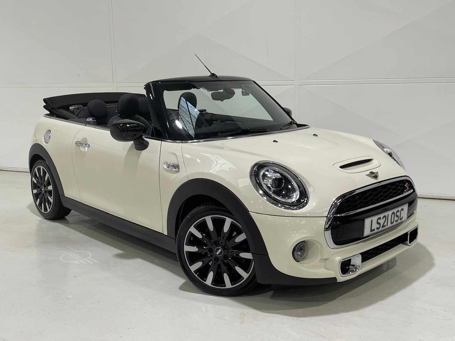 Used MINI Convertible 2021 for sale - 76398819: Photo 64