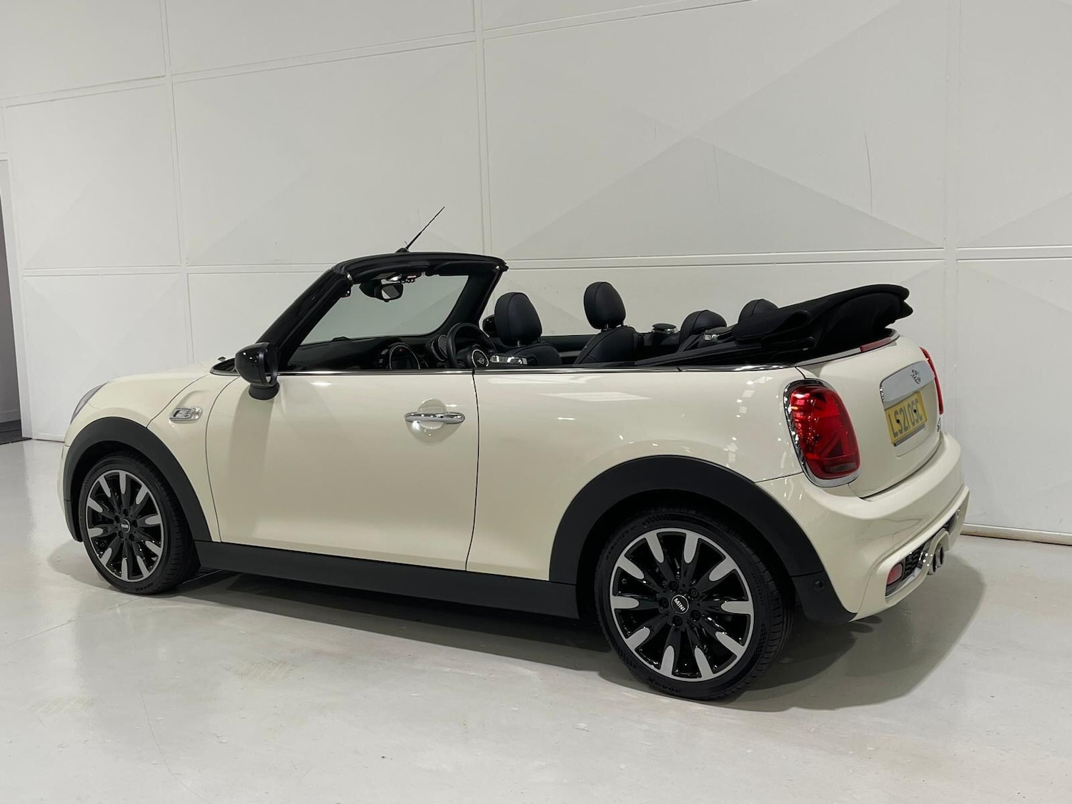 Used MINI Convertible 2021 for sale - 76398819: Photo 68