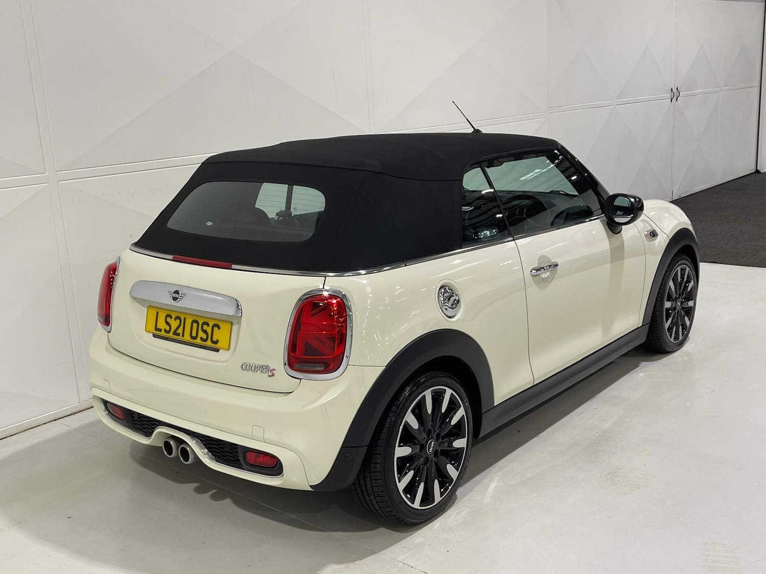 Used MINI Convertible 2021 for sale - 76398819: Photo 75