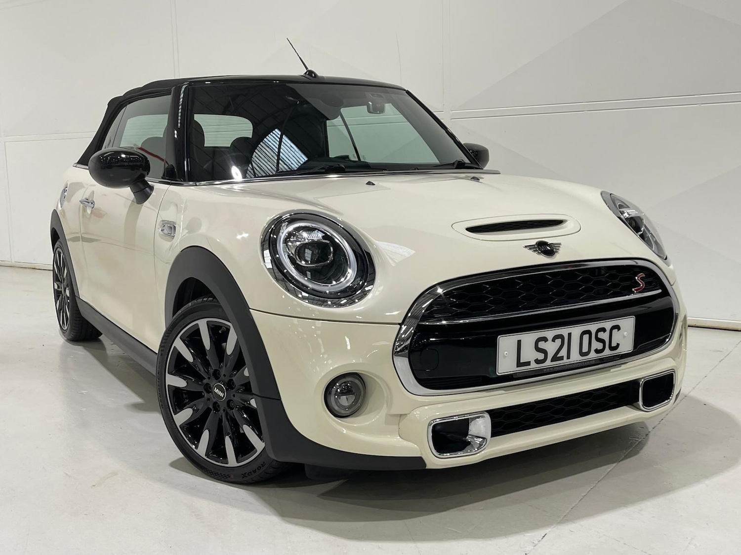 Used MINI Convertible 2021 for sale - 76398819: Photo 76