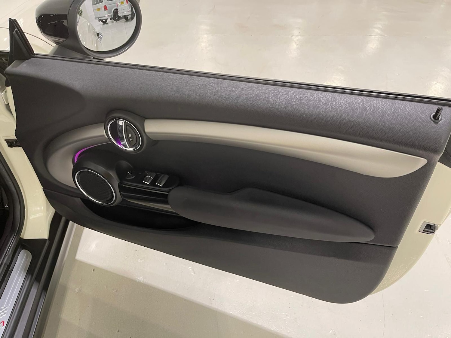 Used MINI Convertible 2021 for sale - 76398819: Photo 90