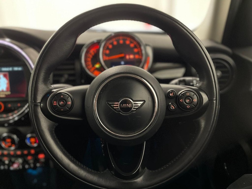 Used MINI Hatch 2018 for sale - 76900574: Photo 11