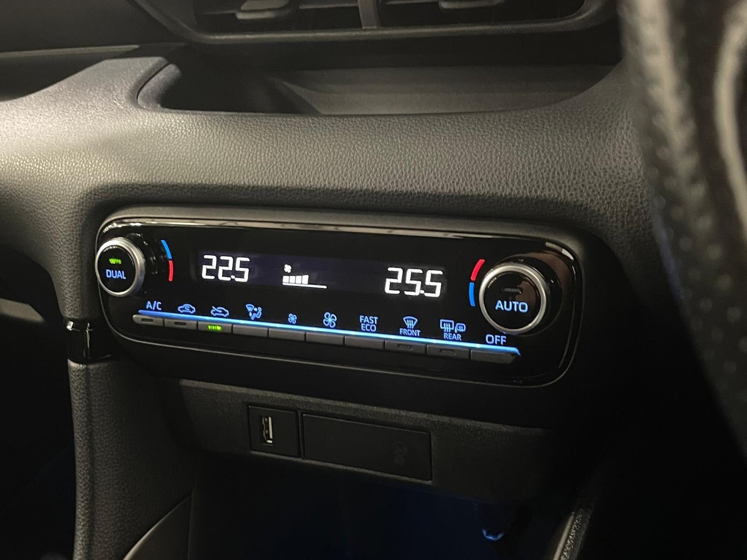 Used Toyota Yaris 2023 for sale - 76398731: Photo 18