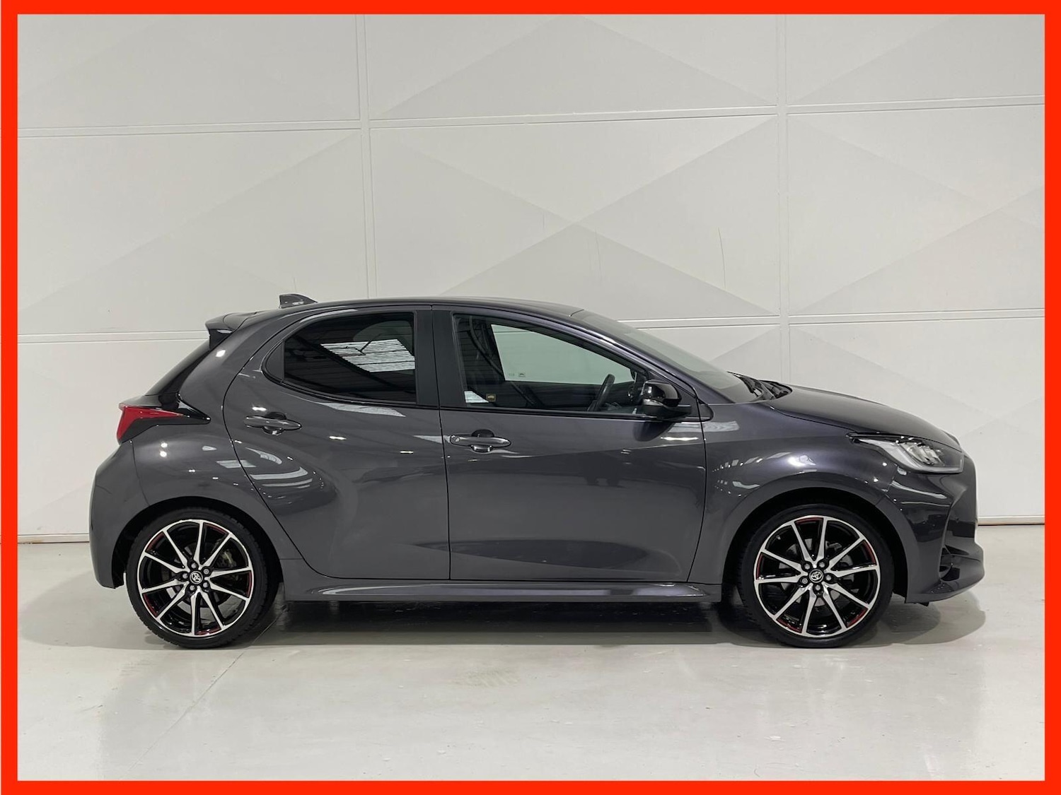 Used Toyota Yaris 2023 for sale - 76398731: Photo 2