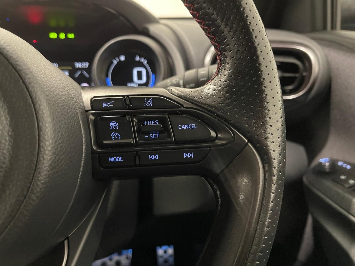 Used Toyota Yaris 2023 for sale - 76398731: Photo 23