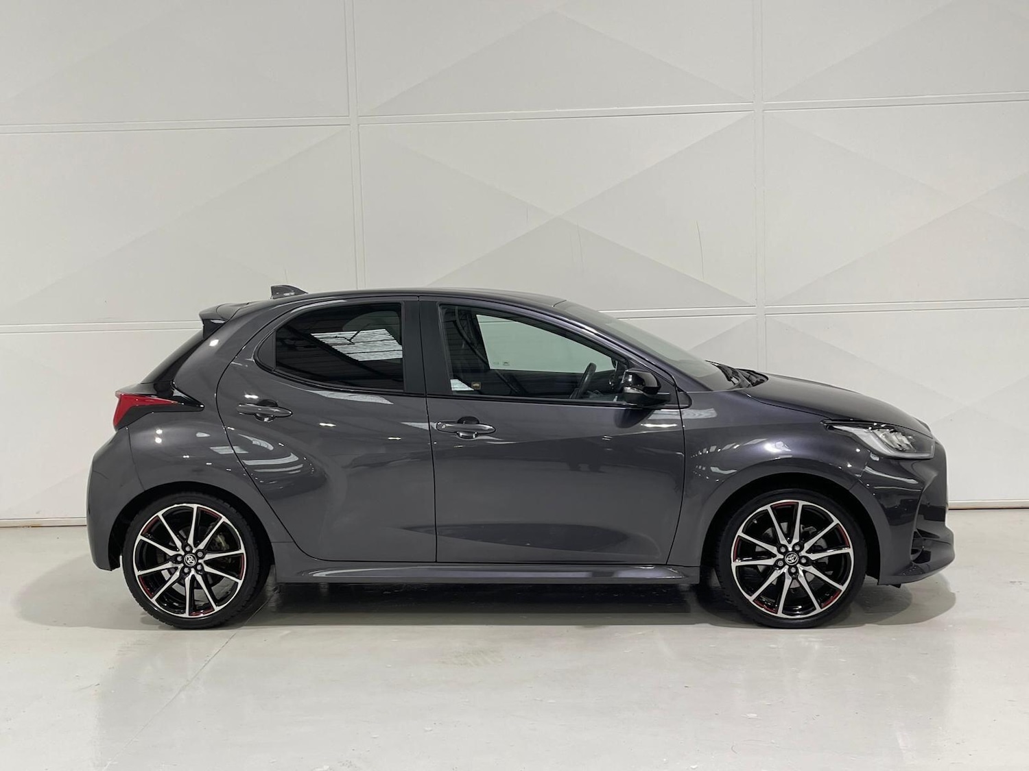 Used Toyota Yaris 2023 for sale - 76398731: Photo 62