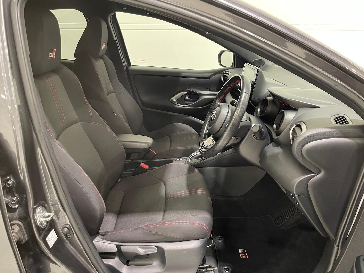 Used Toyota Yaris 2023 for sale - 76398731: Photo 86