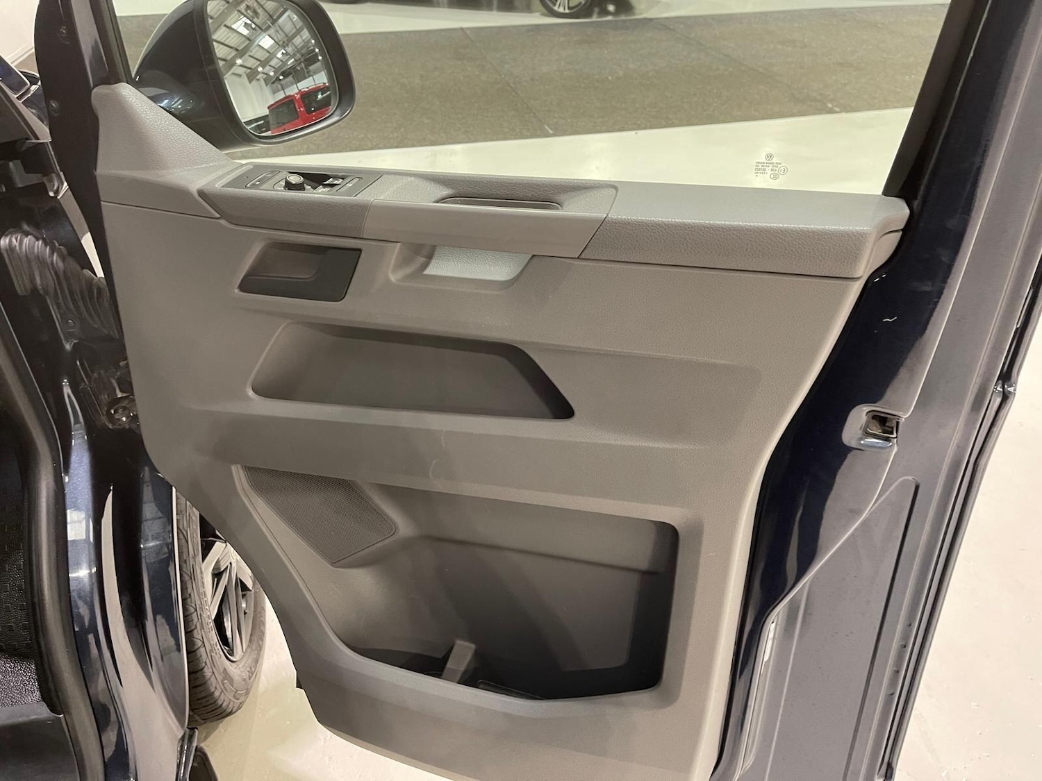 Used Volkswagen Transporter 2020 for sale - 76398110: Photo 80