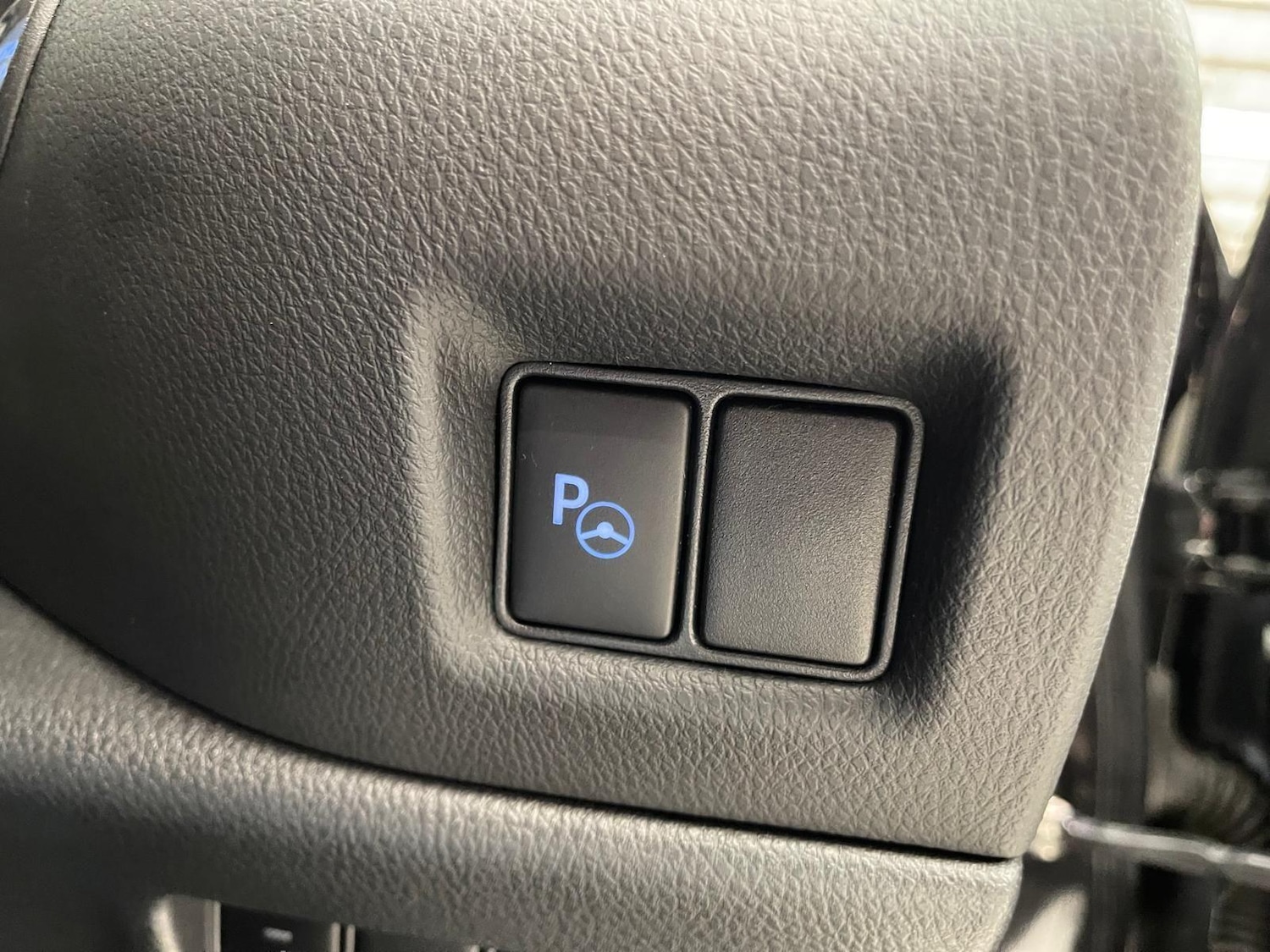 Used Toyota C-HR 2021 for sale - 76397912: Photo 24