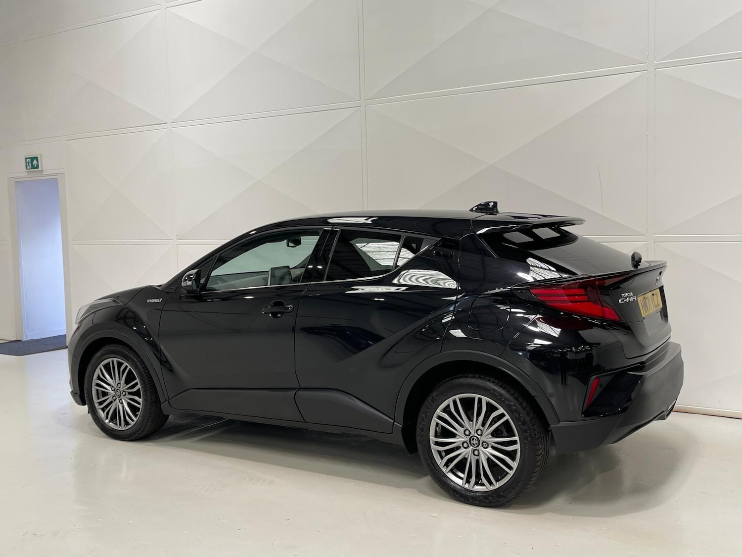 Used Toyota C-HR 2021 for sale - 76397912: Photo 5