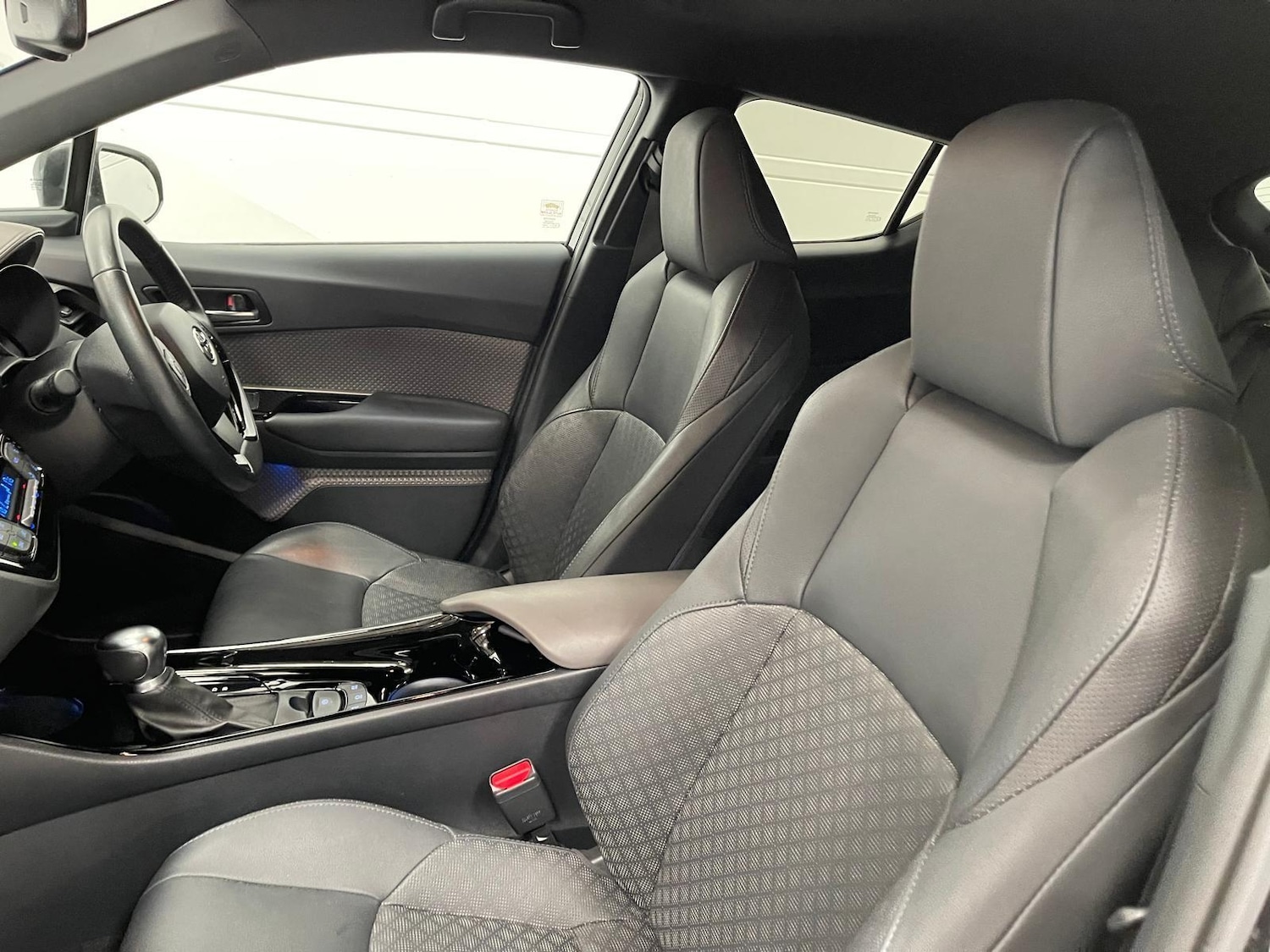 Used Toyota C-HR 2021 for sale - 76397912: Photo 92