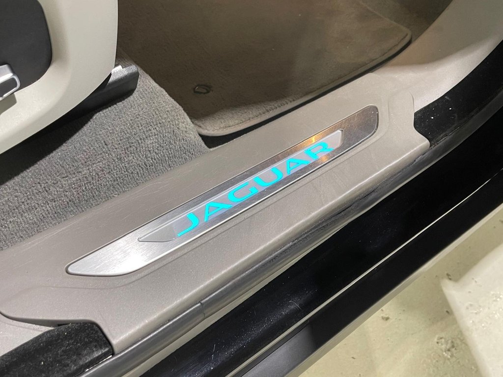 Used Jaguar F-Pace 2018 for sale - 77451879: Photo 27