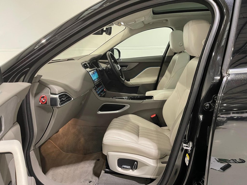 Used Jaguar F-Pace 2018 for sale - 77451879: Photo 37