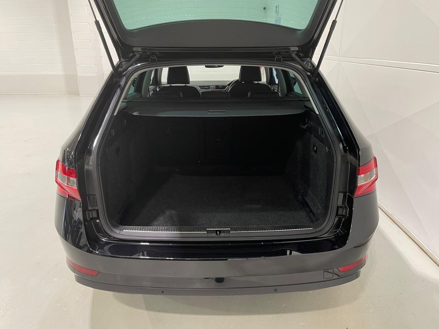 Used Skoda Superb 2021 for sale - 76398924: Photo 51