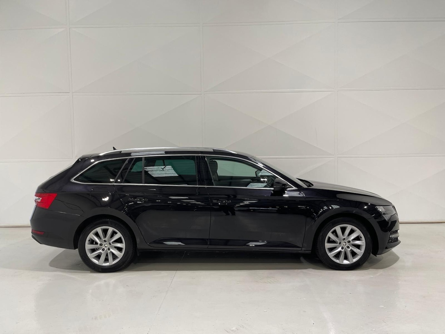 Used Skoda Superb 2021 for sale - 76398924: Photo 63