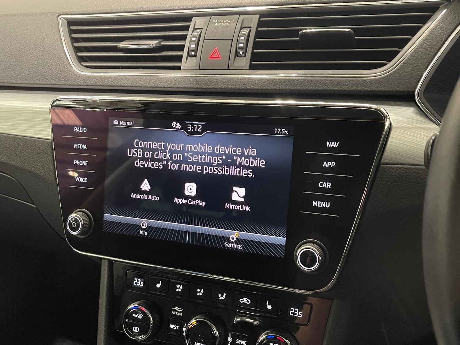 Used Skoda Superb 2021 for sale - 76398924: Photo 76