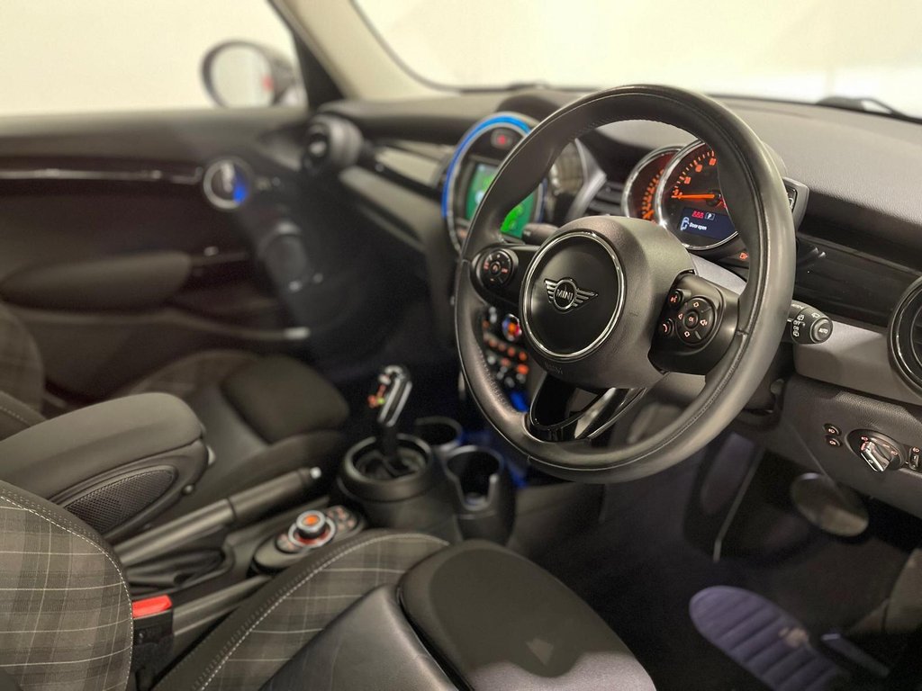 Used MINI Hatch 2019 for sale - 77122276: Photo 10