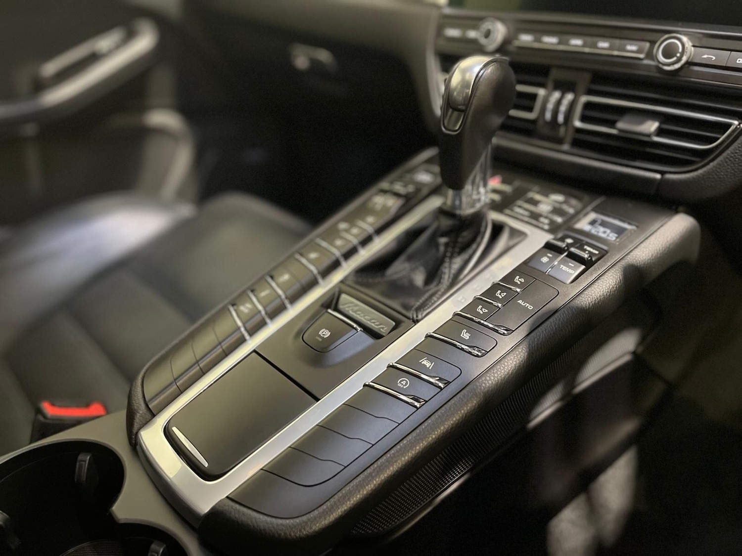 Used Porsche Macan 2018 for sale - 76399333: Photo 20