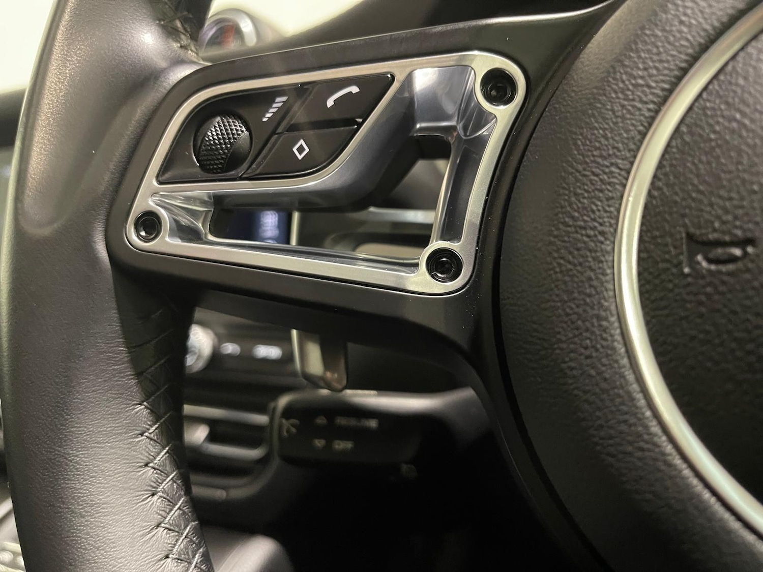 Used Porsche Macan 2018 for sale - 76399333: Photo 92