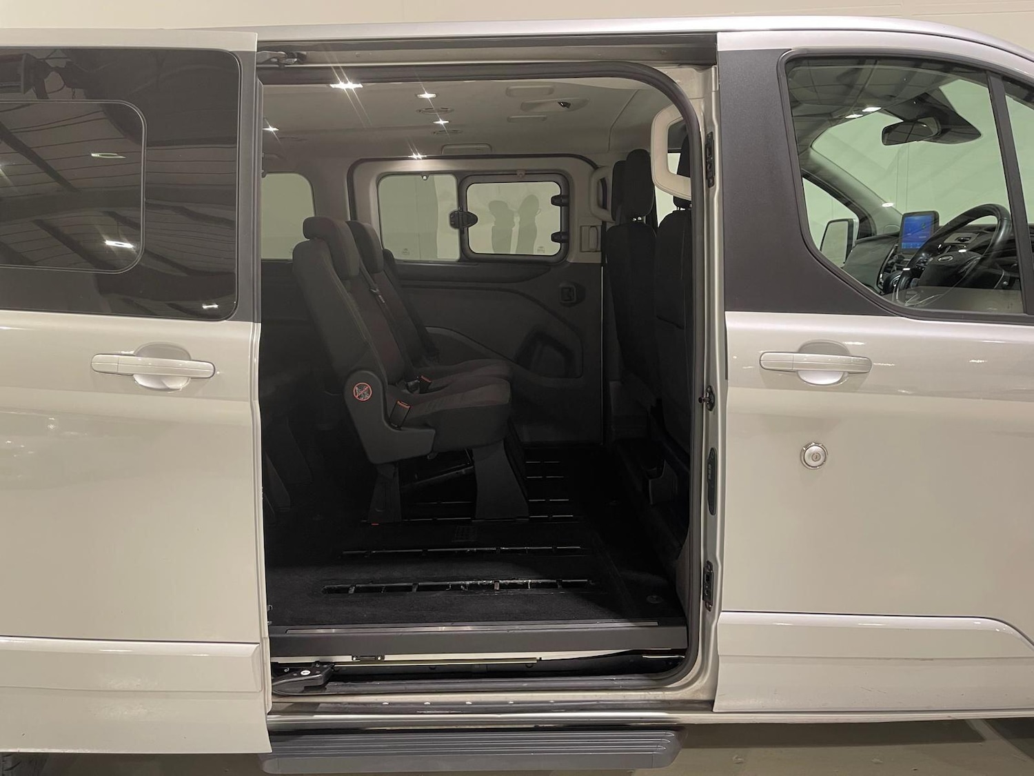 Used Ford Tourneo Custom 2020 for sale - 76398477: Photo 28