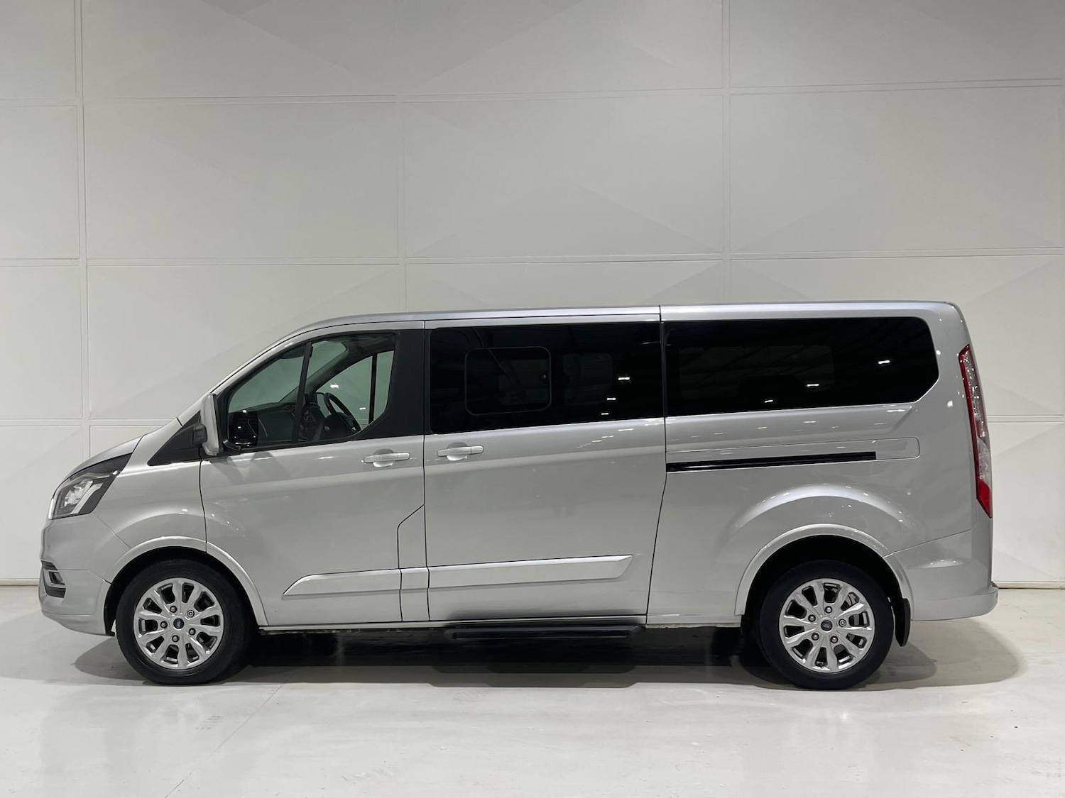 Used Ford Tourneo Custom 2020 for sale - 76398477: Photo 61