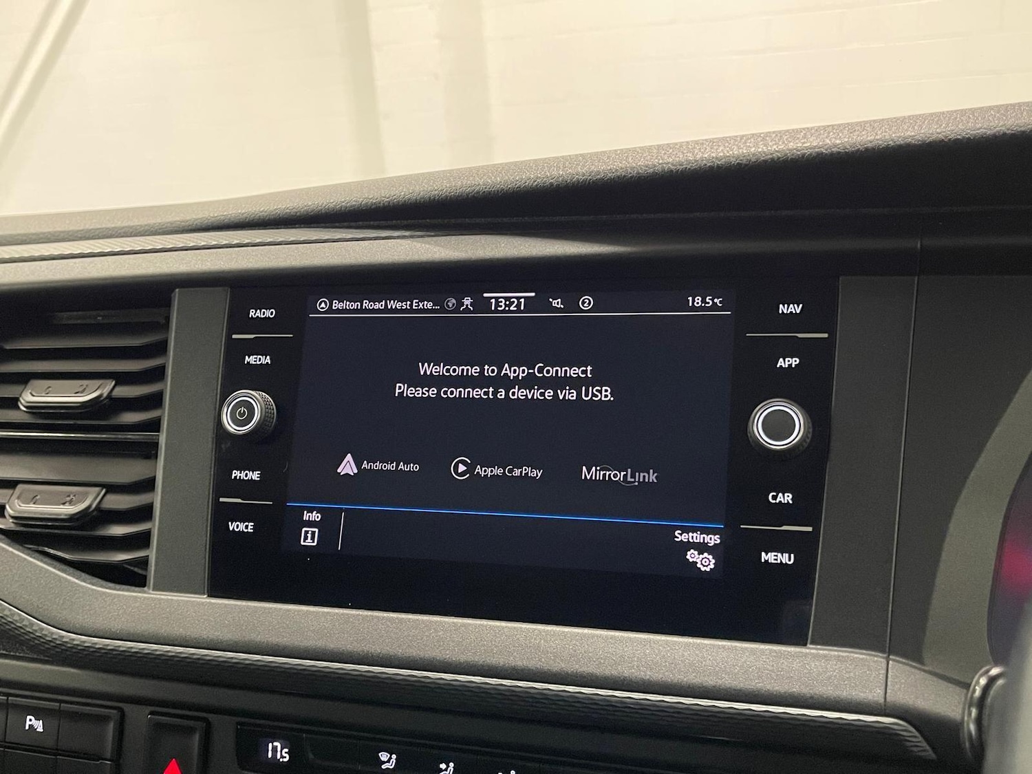 Used Volkswagen Transporter Shuttle 2022 for sale - 76399331: Photo 15