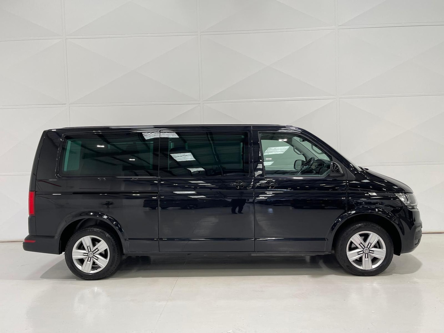 Used Volkswagen Transporter Shuttle 2022 for sale - 76399331: Photo 58