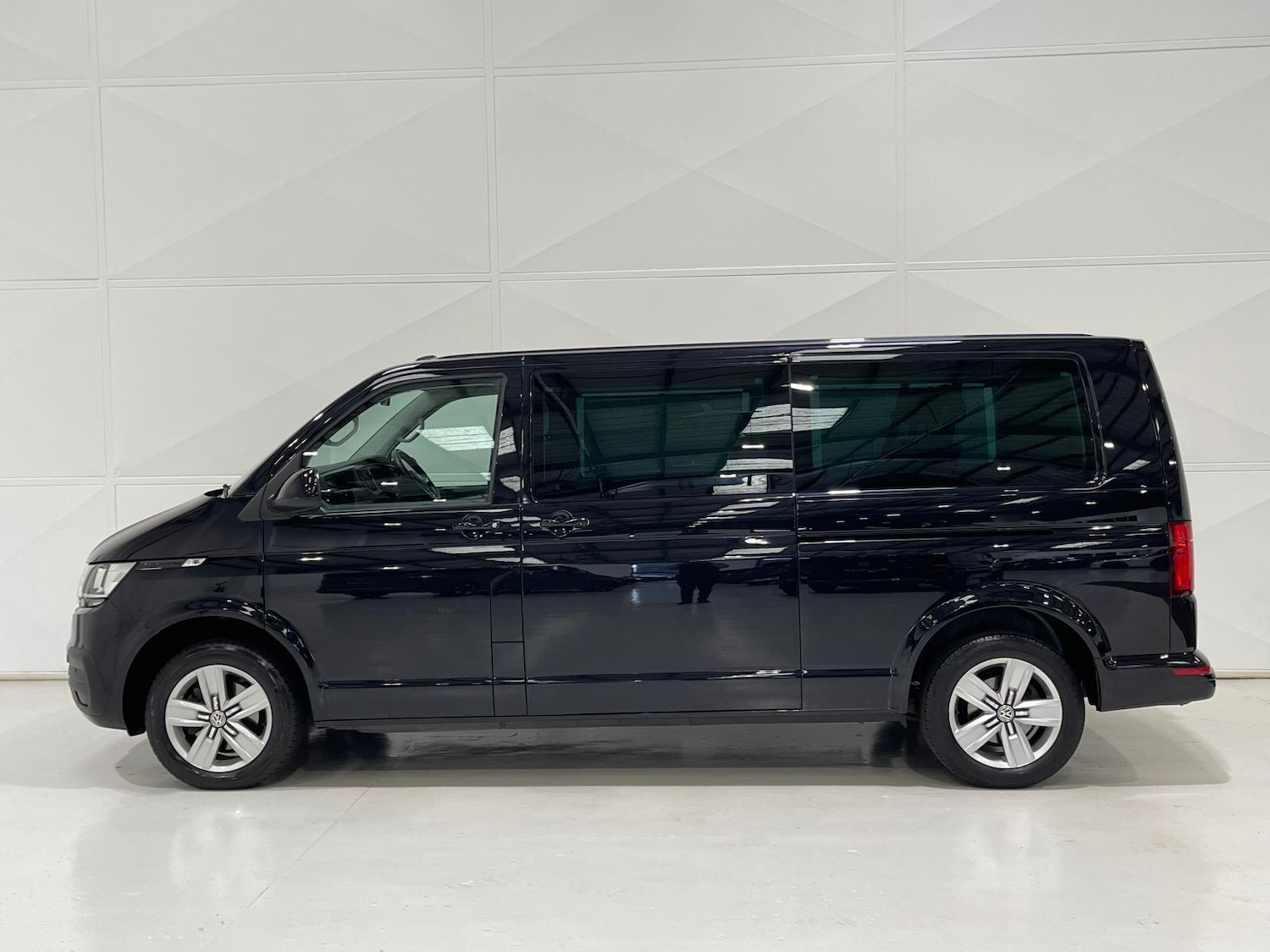 Used Volkswagen Transporter Shuttle 2022 for sale - 76399331: Photo 62