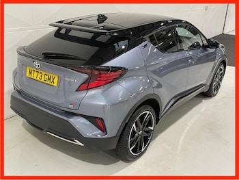 Used Toyota C-HR 2023 for sale - 76496122: Photo