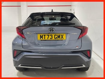 Used Toyota C-HR 2023 for sale - 76496122: Photo