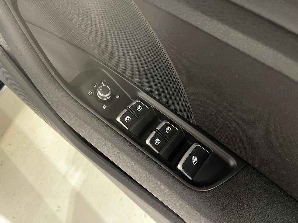 Used Audi A3 Cabriolet 2017 for sale - 76481949: Photo 24