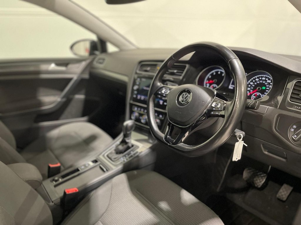 Used Volkswagen Golf 2020 for sale - 76900809: Photo 10