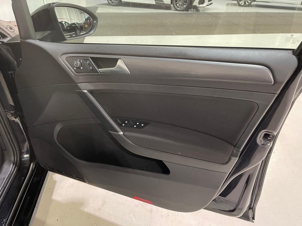 Used Volkswagen Golf 2020 for sale - 76900809: Photo 17