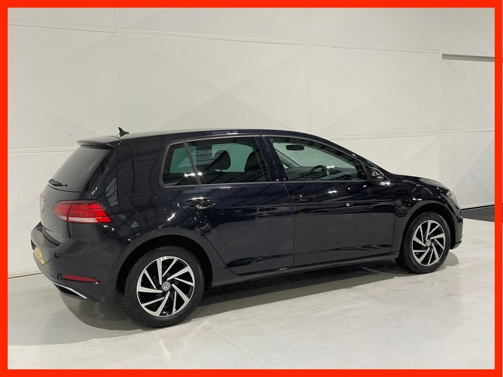 Used Volkswagen Golf 2020 for sale - 76900809: Photo 3