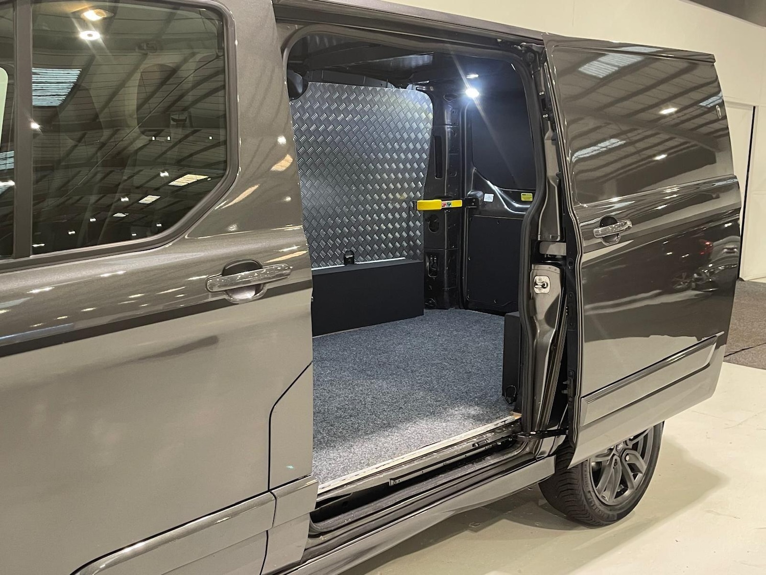 Used Ford Transit Custom 2020 for sale - 76398463: Photo 81