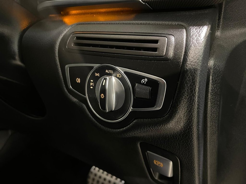 Used Mercedes-Benz V-Class 2019 for sale - 76604864: Photo 24