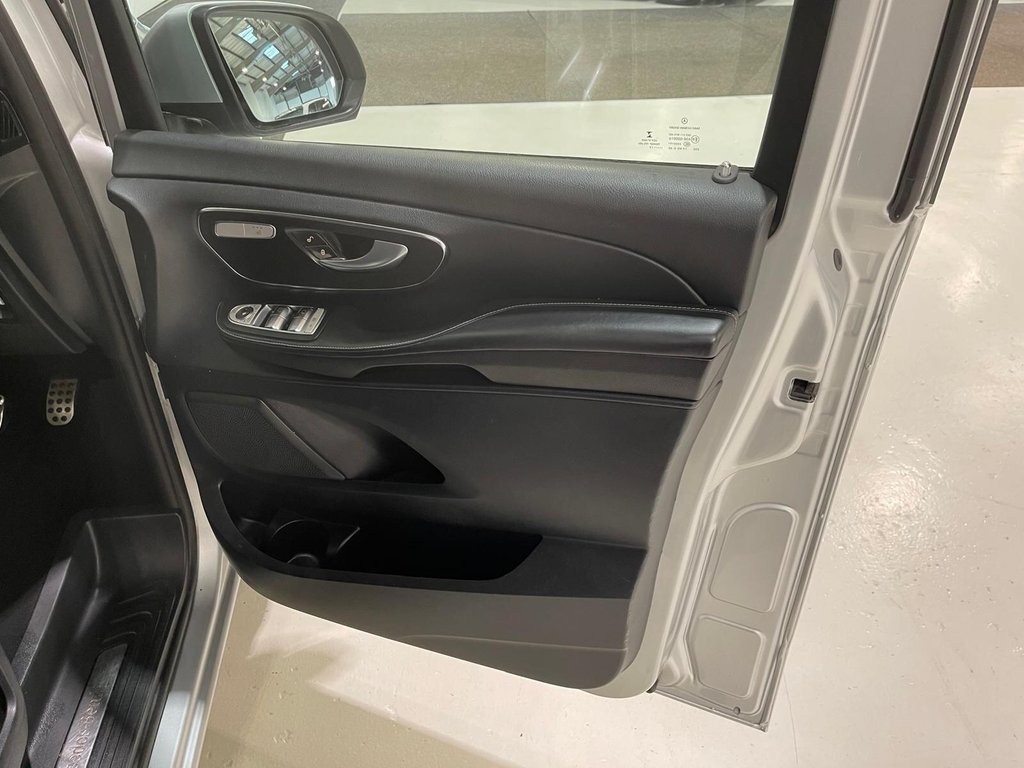 Used Mercedes-Benz V-Class 2019 for sale - 76604864: Photo 25