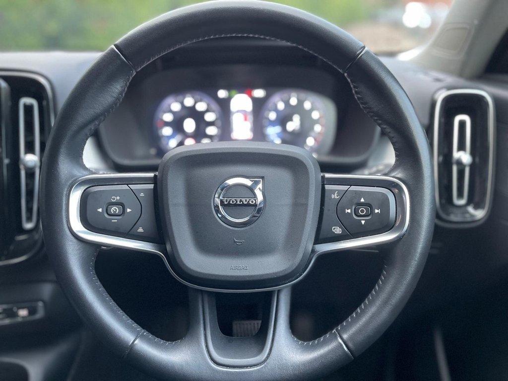 Used Volvo XC40 2020 for sale - 76841677: Photo 9