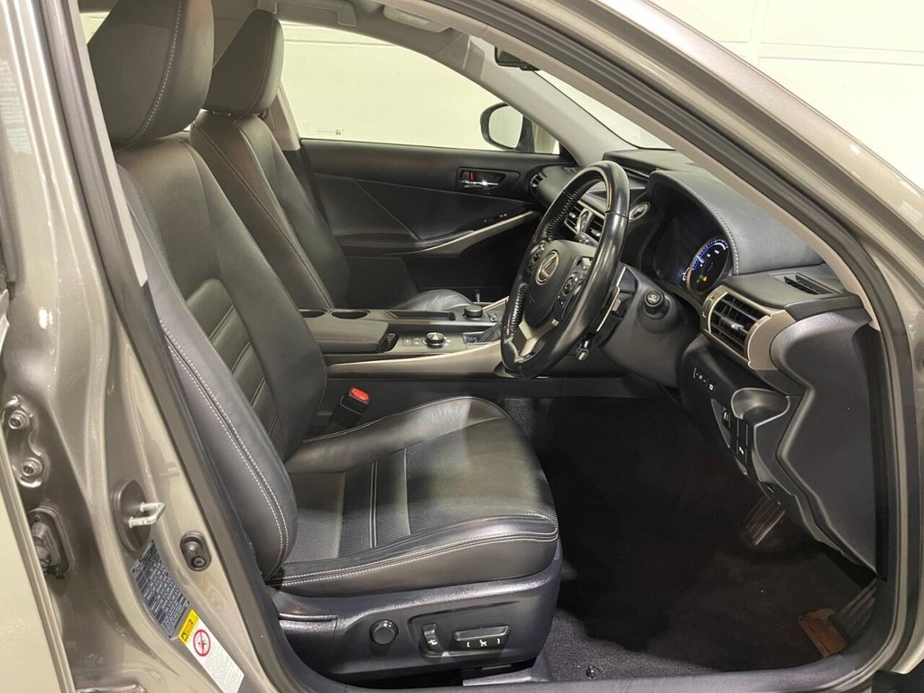 Used Lexus IS 2016 for sale - 76481809: Photo 26