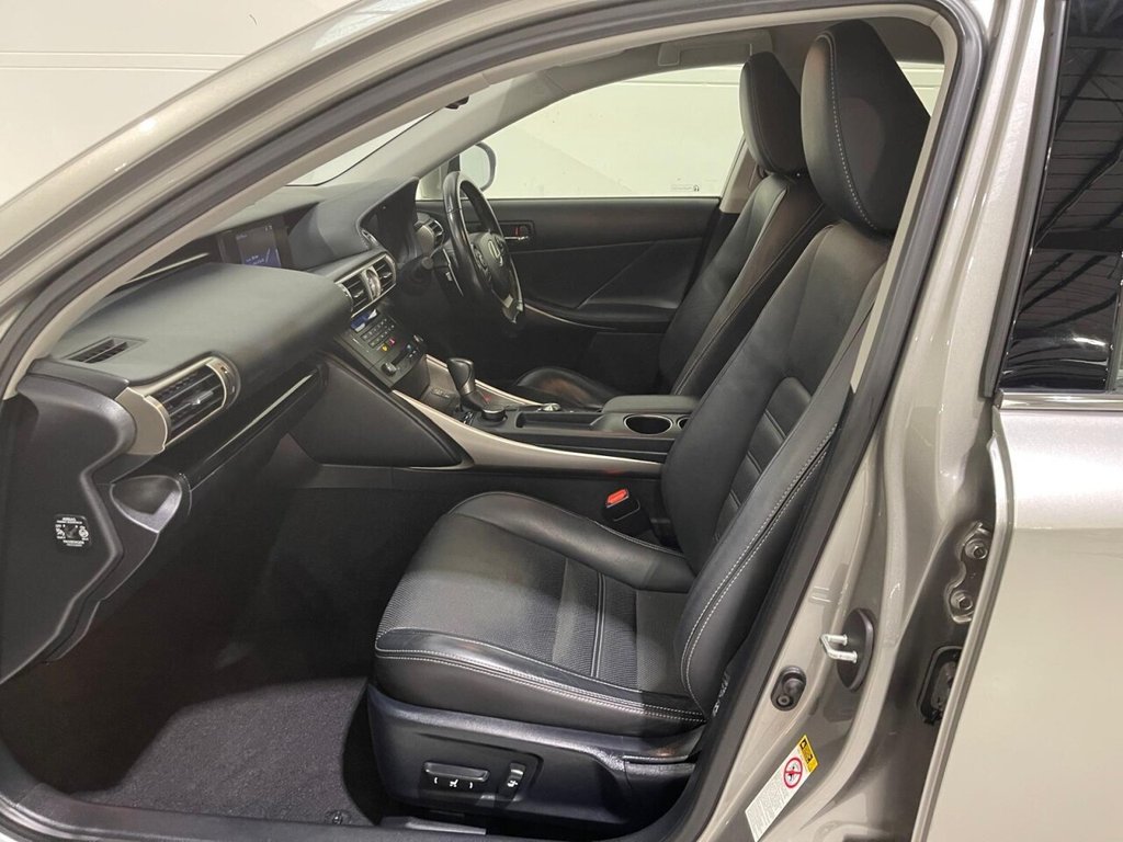 Used Lexus IS 2016 for sale - 76481809: Photo 29