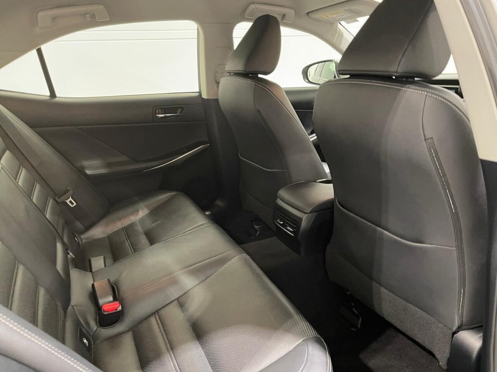 Used Lexus IS 2016 for sale - 76481809: Photo 32