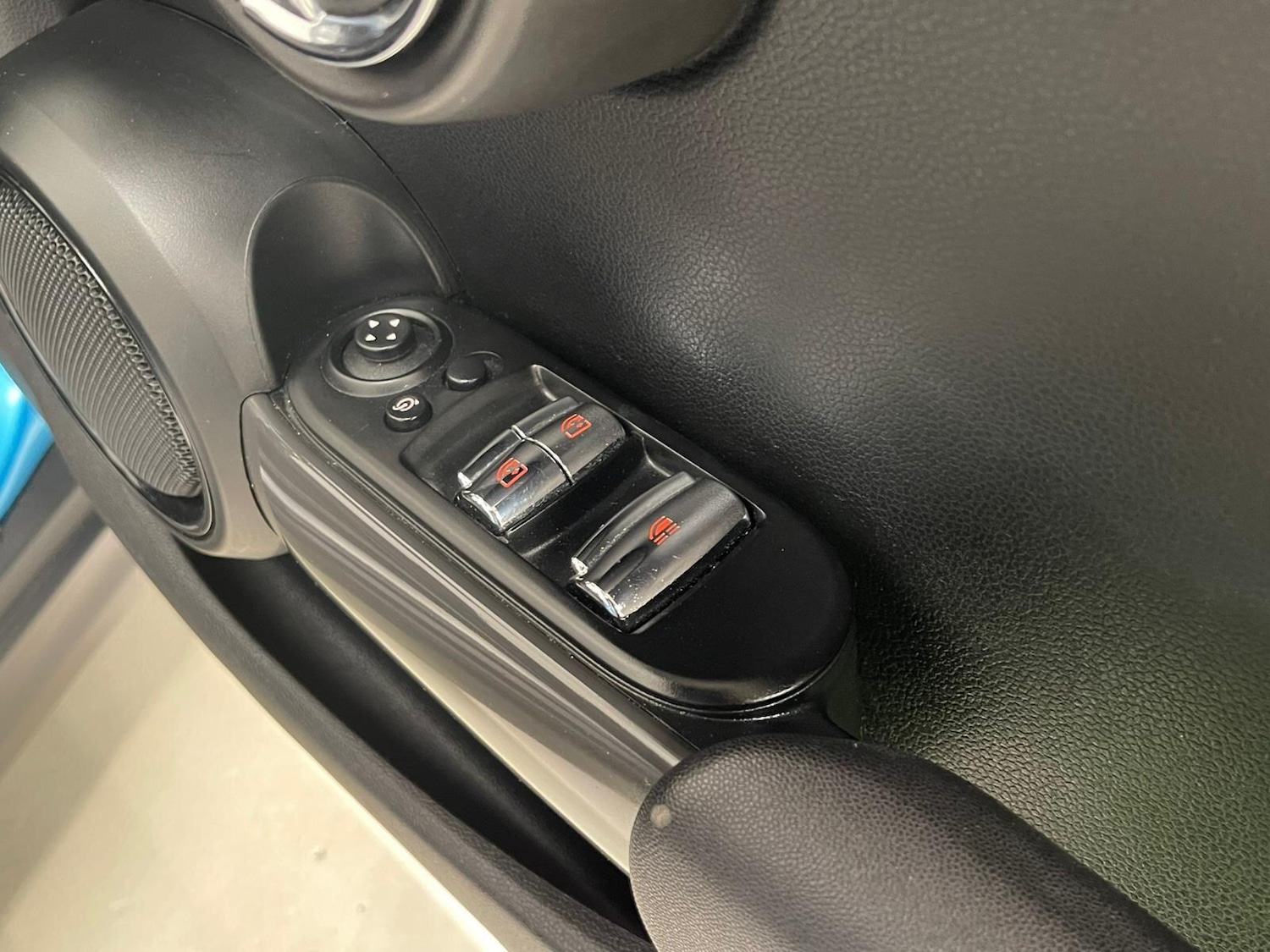 Used MINI Convertible 2018 for sale - 76398149: Photo 25