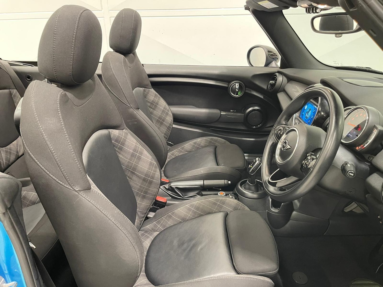 Used MINI Convertible 2018 for sale - 76398149: Photo 26