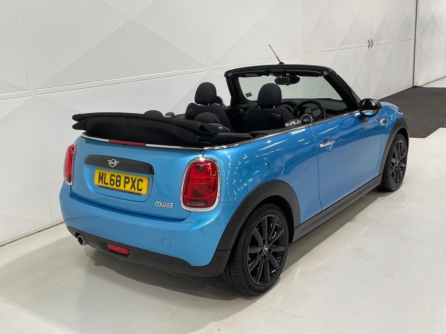 Used MINI Convertible 2018 for sale - 76398149: Photo 37
