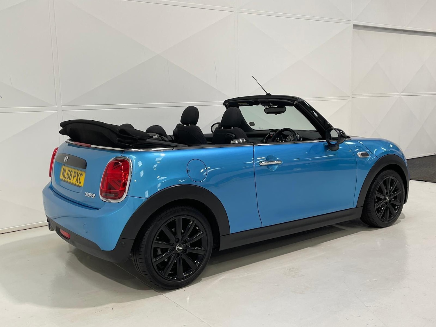 Used MINI Convertible 2018 for sale - 76398149: Photo 59